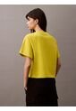 Camiseta Amarilla Cropped Con Escudo Con Logo Calvin Klein de Calvin Klein