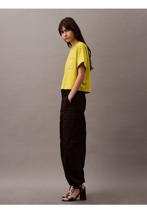 Camiseta Amarilla Cropped Con Escudo Con Logo Calvin Klein