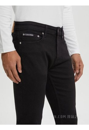 Jeans Negro Slim Classic Para Hombre Calvin Klein
