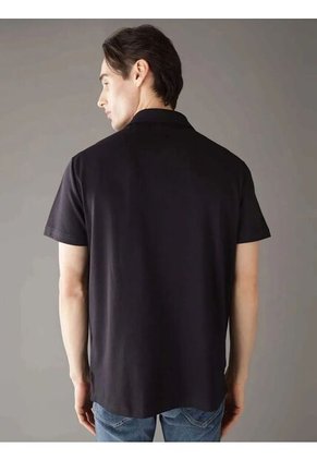 Camisa Negra Manga Corta De Tejido Interlock Suave Calvin Klein