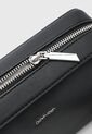 Bolso Calvin Klein Must Negro de Calvin Klein