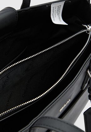 Bolso Calvin Klein Must Negro