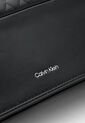 Bolso Manos Libres Calvin Klein Mini Quilt Negro de Calvin Klein