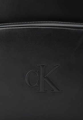Morral Calvin Klein  Negro