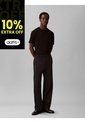 Camiseta Negra Con Emblema En Relieve Calvin Klein de Calvin Klein
