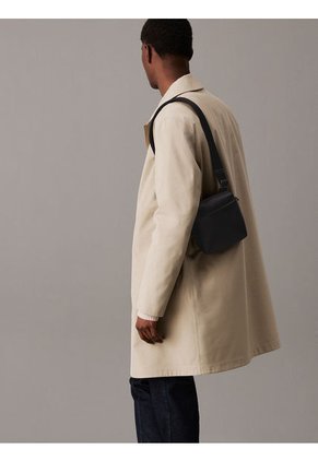 Bolso Negro Reporter Cuadrado Calvin Klein