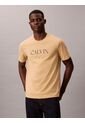 Camiseta Amarilla Con Gráfico De Logo Calvin Klein de Calvin Klein