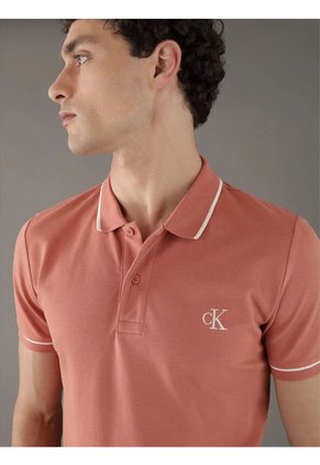 Polo Naranja Slim Con Ribete En Contraste Calvin Klein