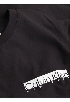 Camiseta Negra Con Logotipo En Caja Calvin Klein