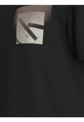 Camiseta Negra Suave Con Monograma En Caja Calvin Klein
