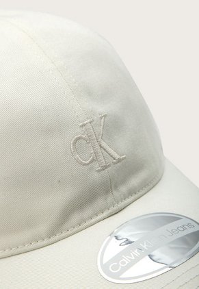 Gorra Marfil Calvin Klein