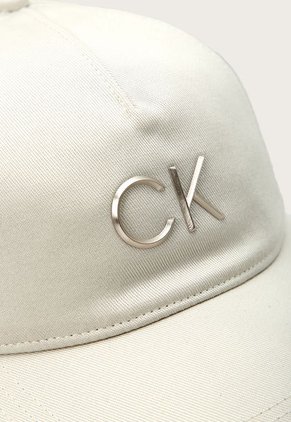 Gorra Marfil-Plateado Calvin Klein