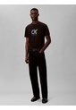 Camiseta Negra Con Estampado Gráfico De Monograma Calvin Klein de Calvin Klein