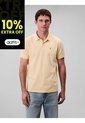 Polo Amarillo Con Monograma Bordado Calvin Klein de Calvin Klein