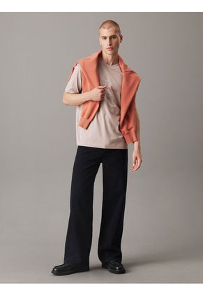 Camiseta Beige Con Monograma Calvin Klein