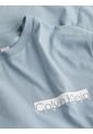Camiseta Azul Con Logotipo En Caja Calvin Klein de Calvin Klein