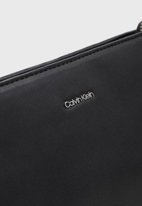 Bolso Manos Libres Negro Calvin Klein