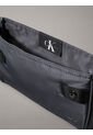 Bolso Azul Cruzado Ultralight Con Solapa Calvin Klein de Calvin Klein