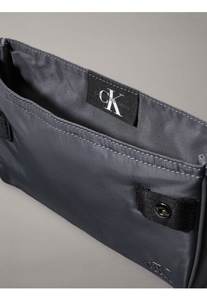 Bolso Azul Cruzado Ultralight Con Solapa Calvin Klein