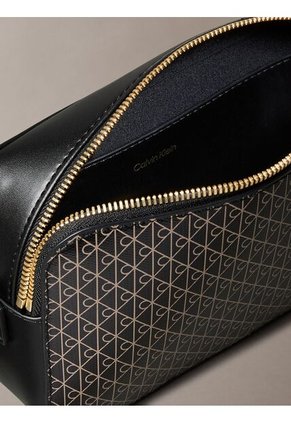 Bolso Negro Cruzado Con Logo Monograma En Todo El Artículo Calvin Klein