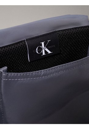 Bolso Azul Reporter Ultralight Calvin Klein