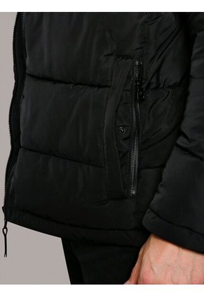 Chaqueta Negra Acolchada Essential Calvin Klein