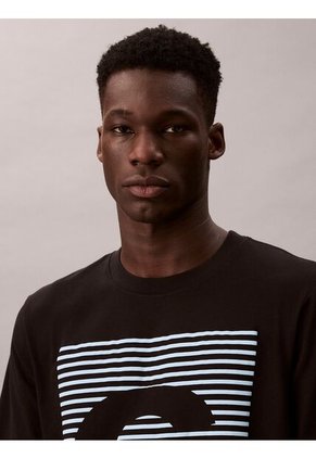 Camiseta Negra De Manga Corta Con Estampado Gráfico A Rayas Calvin Klein