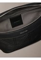 Canguro Negro Con Relieve Integral De Emblema Calvin Klein de Calvin Klein