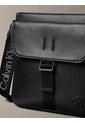Bolso Negro De Vuelo Con Correa Webbing Calvin Klein de Calvin Klein