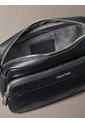 Bolso Negro Camera Con Textura De Emblema Calvin Klein de Calvin Klein