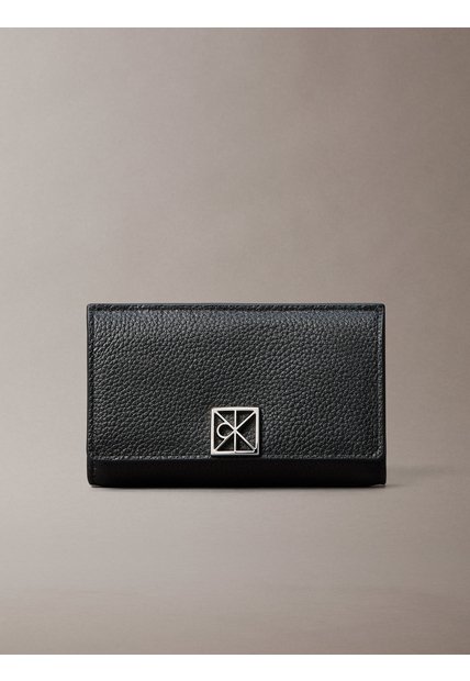 Tarjetero Negro De Cuero Texturizado Con Emblema Calvin Klein