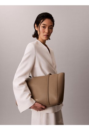 Bolso Beige Tote Con Emblema Calvin Klein