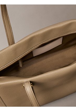 Bolso Beige Tote Con Emblema Calvin Klein
