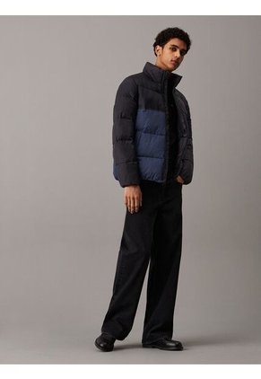 Chaqueta Negra Acolchada Con Insignia Calvin Klein