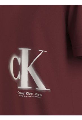 Camiseta Informal Con Logo Hombre Vino Calvin Klein
