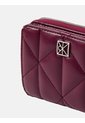 Billetera Rosa Acolchada Con Cierre Alrededor Calvin Klein de Calvin Klein
