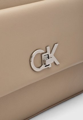 Bolso Manos Libres Calvin Klein Crockery Beige