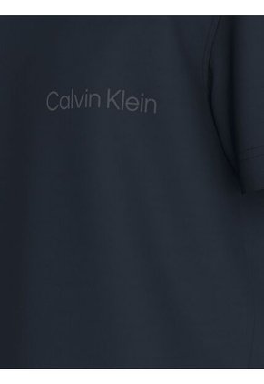 Camiseta Negra Con Logo Tonal Calvin Klein