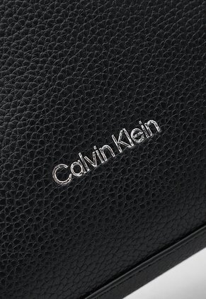 Bolso Calvin Klein Negro