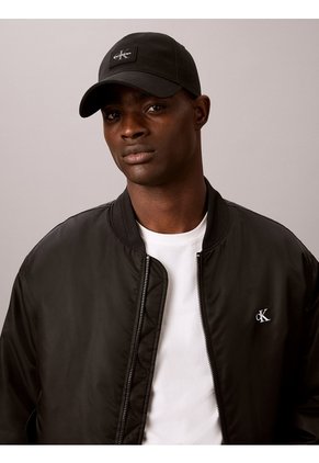 Gorra Negra Con Parche De Goma De Monologo Calvin Klein