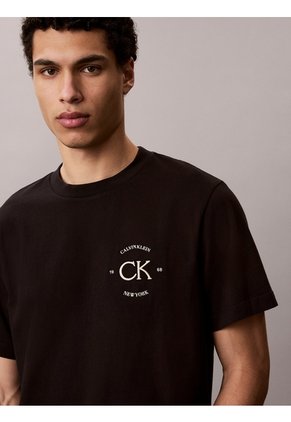 Camiseta Negra Con Estampado Gráfico Calvin Klein