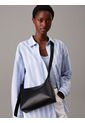 Bolso Negro Cruzado Con Mini Logo Grabado Calvin Klein de Calvin Klein