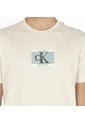 Camiseta Beige Sport Con Mini Monograma Calvin Klein de Calvin Klein