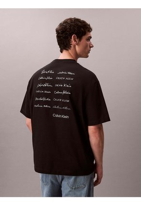 Camiseta Negra Con Estampado Gráfico Calvin Klein