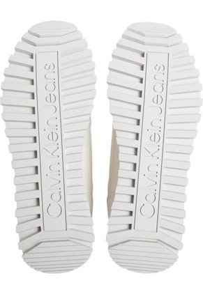 Tenis Beige Runner De Plataforma Calvin Klein