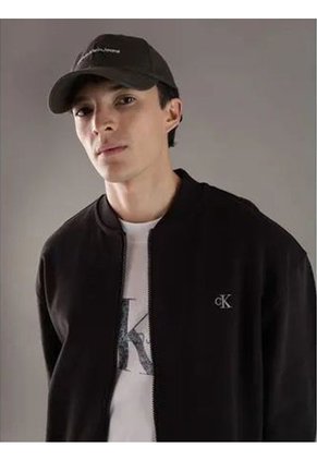 Gorra Gris Con Monograma Bordado Calvin Klein