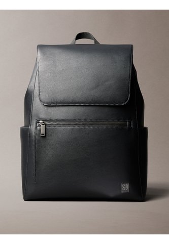 Morral Negro Con Solapa Y Emblema Metálico Calvin Klein Calvin Klein
