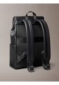 Morral Negro Con Solapa Y Emblema Metálico Calvin Klein de Calvin Klein