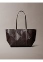 Bolso Marrón De Mano Mediano Con Diseño Tejido Calvin Klein de Calvin Klein