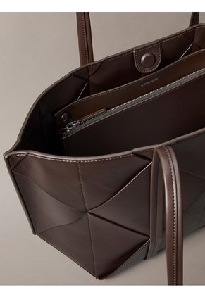 Bolso Marrón De Mano Mediano Con Diseño Tejido Calvin Klein